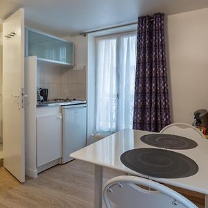 Estudio Superior con Cama Queen